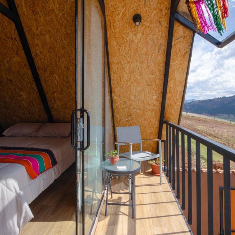 Cabin overlooking the Huaypo Lagoon in the Sacred Valley - Villa - 14