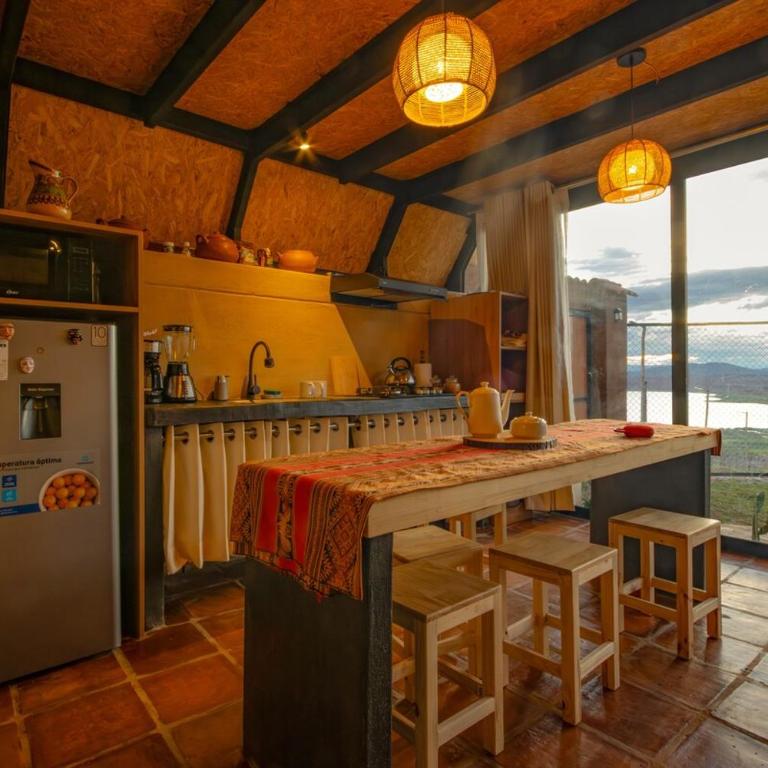 Cabin overlooking the Huaypo Lagoon in the Sacred Valley - Villa - 18