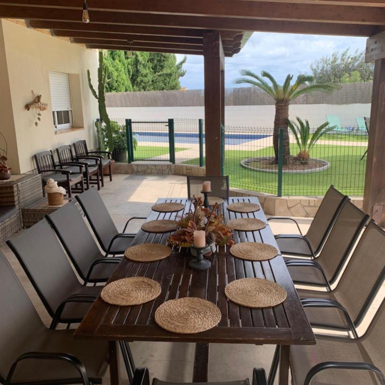CASA DE SUEÑOS BENASHA, piscina, zona infantil, a tan solo 7 minutos de la playa - Casa de 5 dormitorios - 1