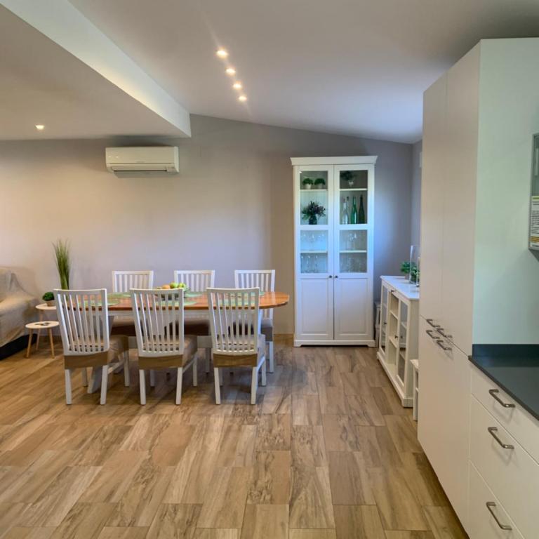 CASA DE SUEÑOS BENASHA, piscina, zona infantil, a tan solo 7 minutos de la playa - Casa de 5 dormitorios - 19