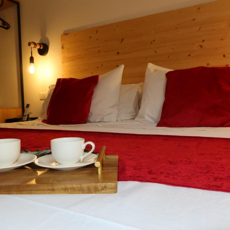 Neapolitan Suites - Deluxe Double Room - 1