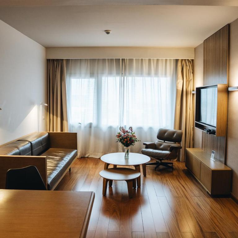 Dazzler by Wyndham Asuncion - Suite con cama extragrande - No fumadores - 1