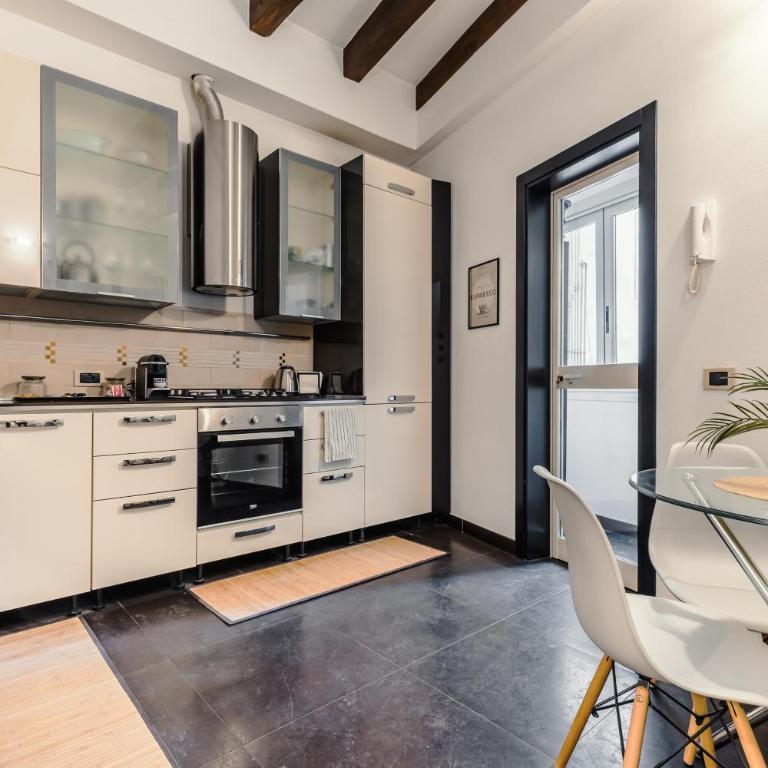 Gabriels Colosseum Luxury Apartment - Appartamento Standard con 2 Camere da Letto - 64