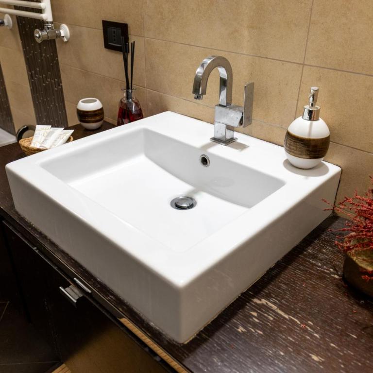 Gabriels Colosseum Luxury Apartment - Appartamento Standard con 2 Camere da Letto - 88
