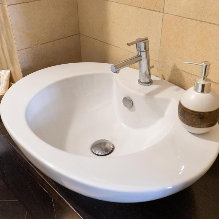 Gabriels Colosseum Luxury Apartment - Appartamento Standard con 2 Camere da Letto - 83
