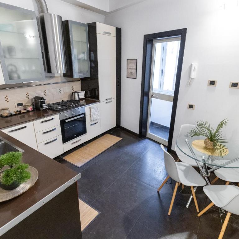 Gabriels Colosseum Luxury Apartment - Appartamento Standard con 2 Camere da Letto - 70