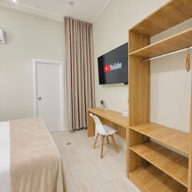 Kigelia Hotel - Deluxe Double Room with Two Double Beds - 5