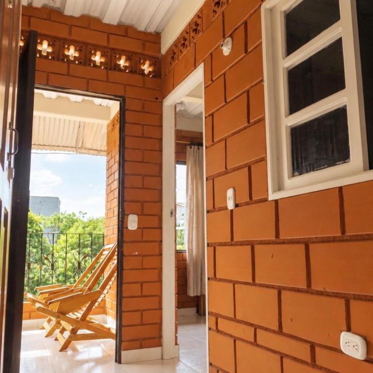 Mi pueblo natal Aptos y habitaciones - Apartamento con balcón - 16