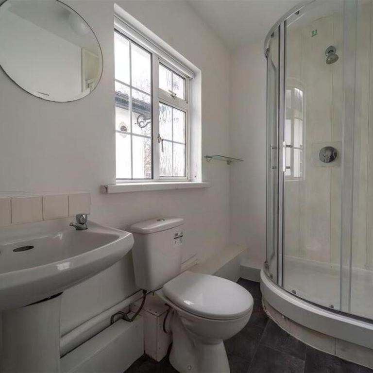 Hébergement à Paris avec parking et à proximité de nombreux sites touristiques - Apartment mit 1 Schlafzimmer - 5