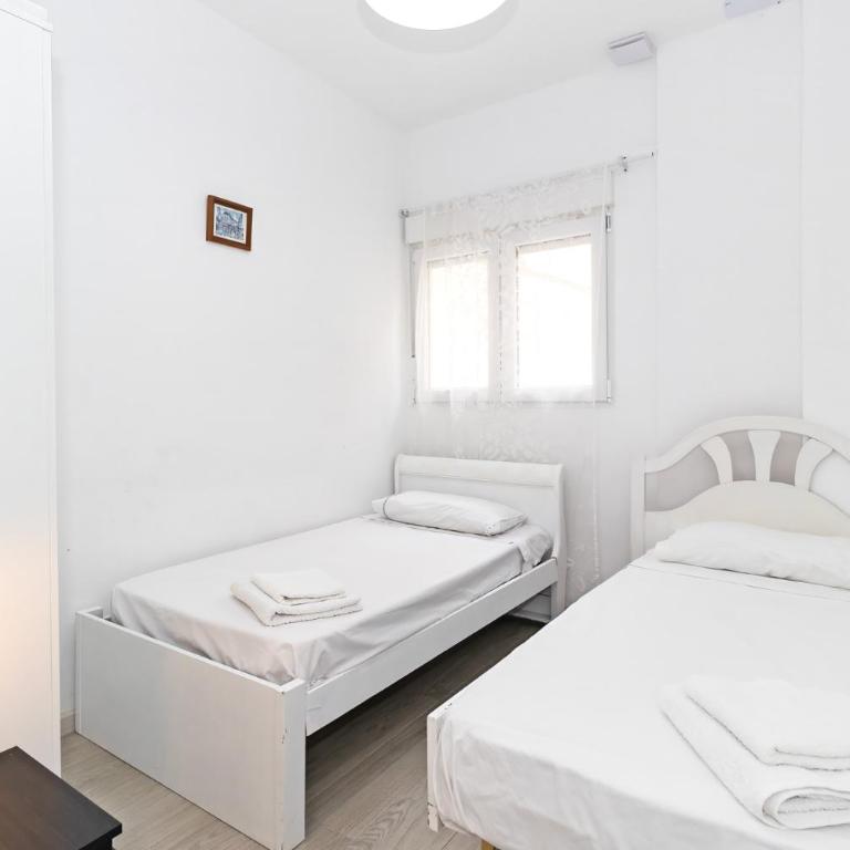 Apartamento 2 Hab Adaptado con AC junto al Hospital Arnau - Appartement 2 Chambres - 4