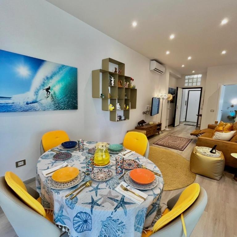 Suite Beach Cagliari - Luxury Apartments - Appartamento Deluxe con 2 Camere da Letto e Vista Giardino - 1