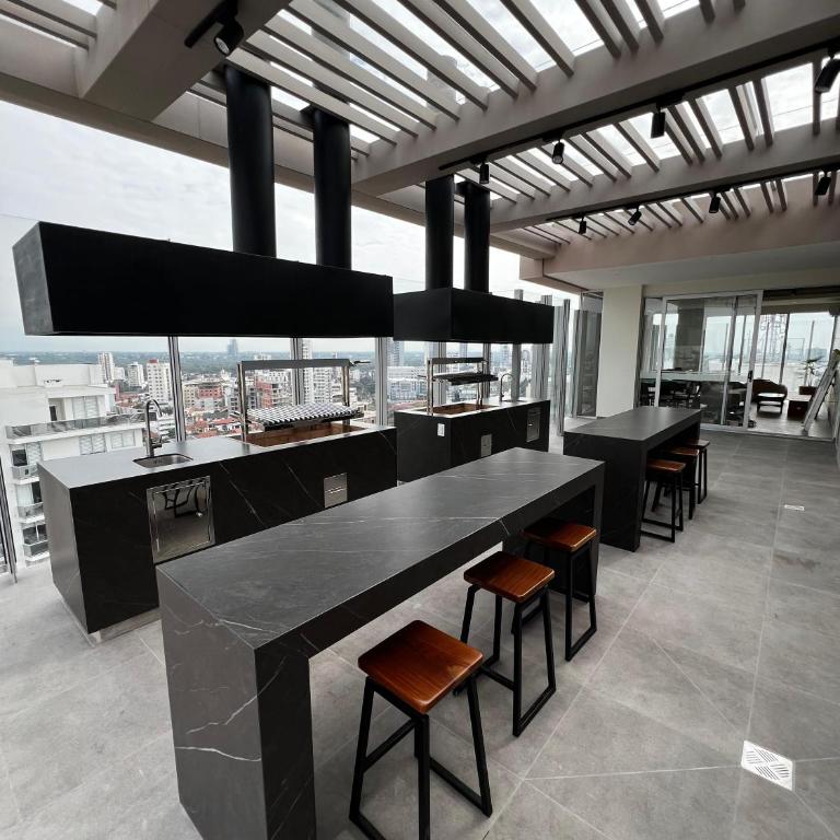 Luxury at Uptown Drei Prime Location - One-Bedroom Apartment - 4