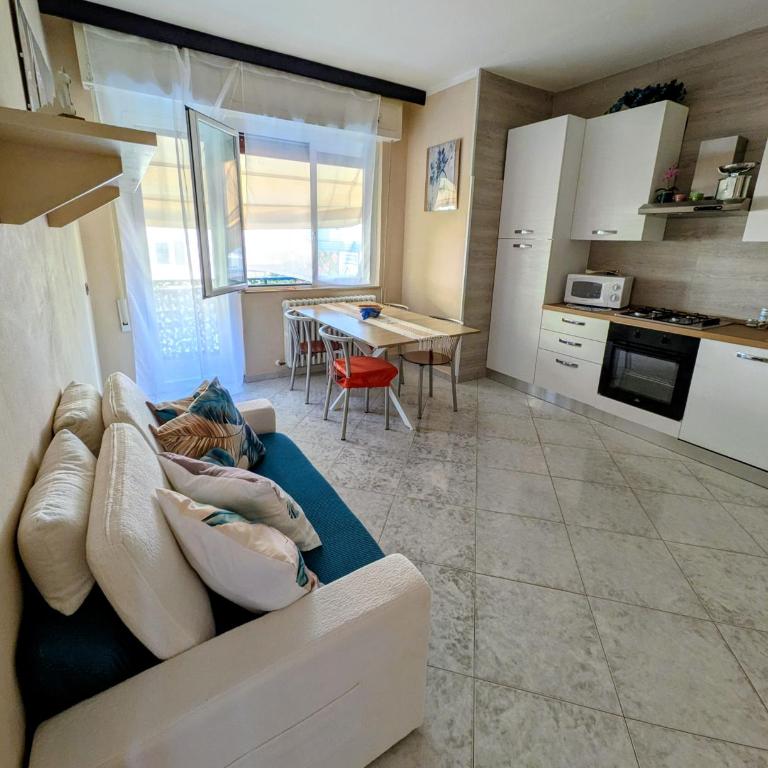In Via Capri 1991 APARTMENT - Appartamento Standard con 2 Camere da Letto - 31