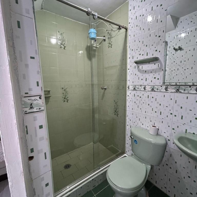 Habitación cerca al aeropuerto - Deluxe Queen Room - 6