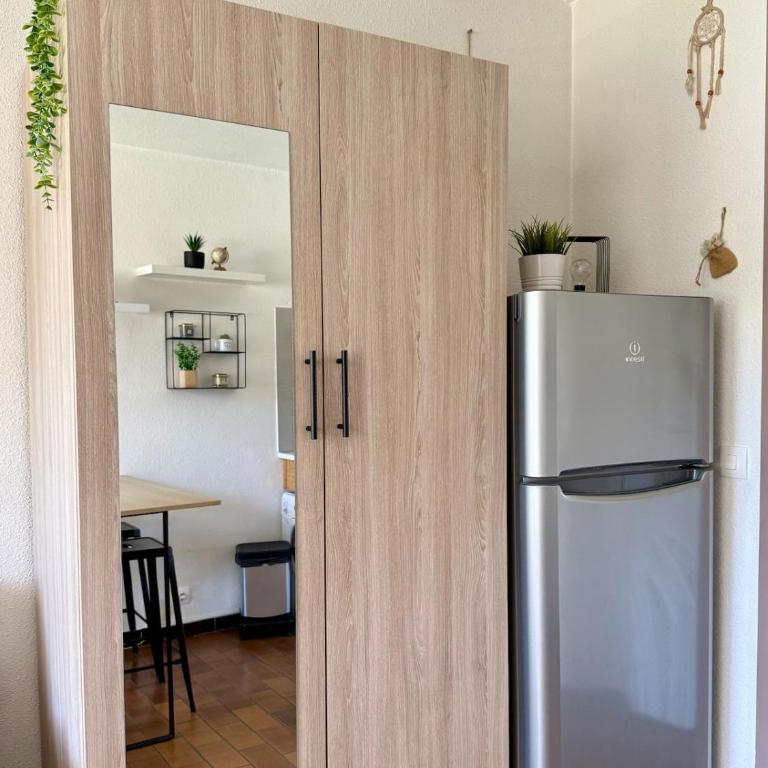 Cabin studio, Terrace, Private Parking and Swimming Pool - Appartement 1 Chambre - 11
