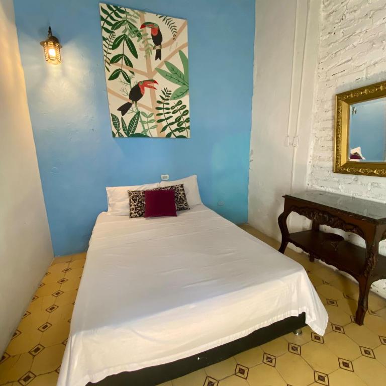 Hostal Españolete - Habitación Familiar con baño compartido - 10