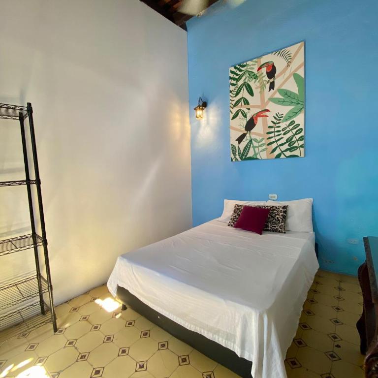 Hostal Españolete - Habitación Familiar con baño compartido - 9