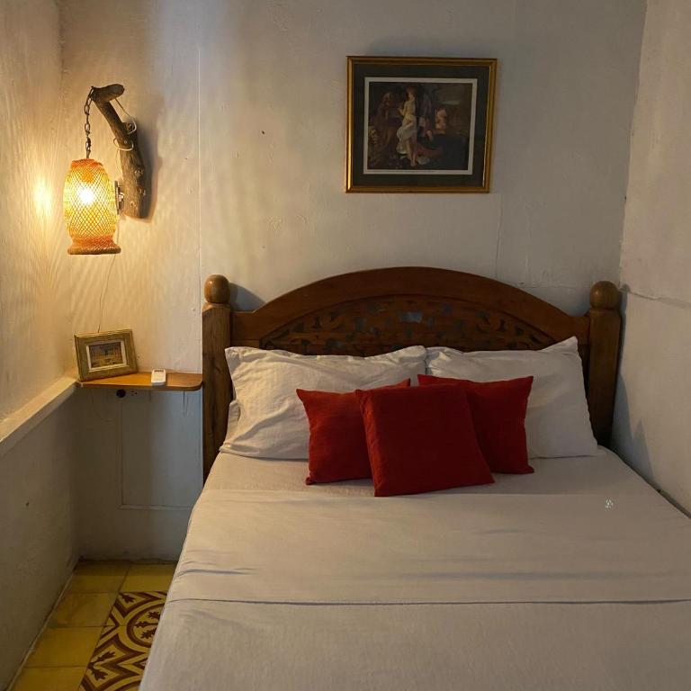 Hostal Españolete - Habitación Triple con baño compartido - 9