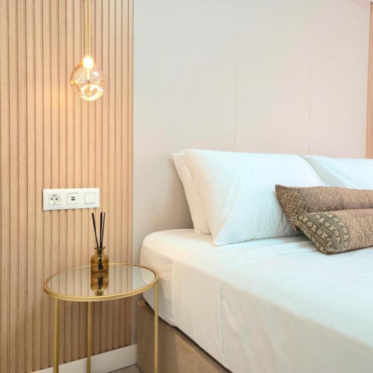 TMS Veramar2, Seafront, AC, Pool & Parking - Two-Bedroom Apartment - 7