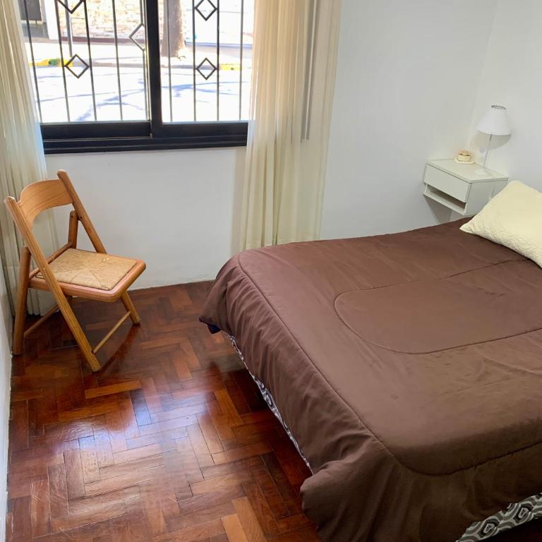 Temporario La 18, 2 dormitorios con Garage apto AUTO - SUV - Two-Bedroom Apartment - 12