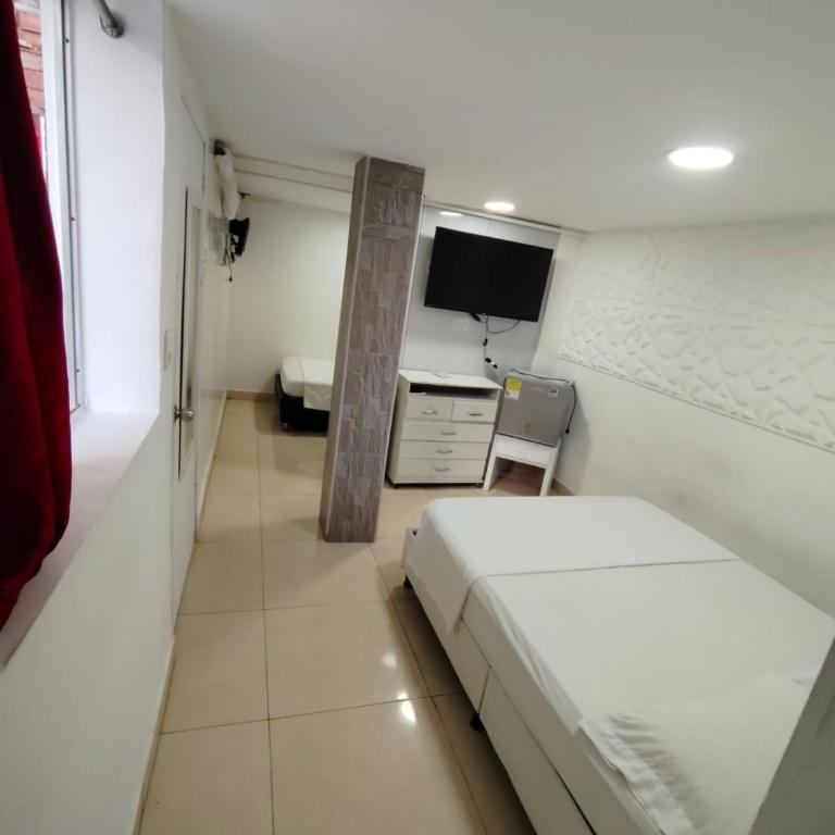 Hotel Casablanca Cañaveral - Habitación Cuádruple Clásica - 6