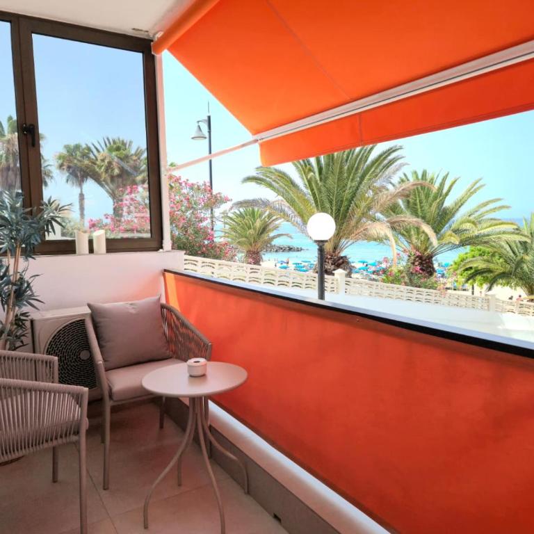 TMS Veramar2, Seafront, AC, Pool & Parking - Two-Bedroom Apartment - 17
