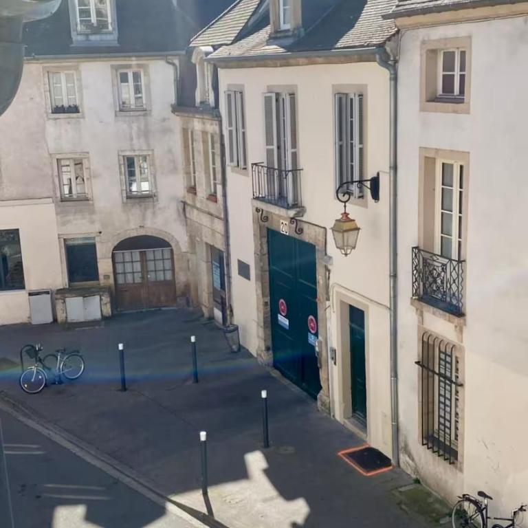 T2 climatisé en hyper-centre - 5 min Cité Gastro - One-Bedroom Apartment - 10