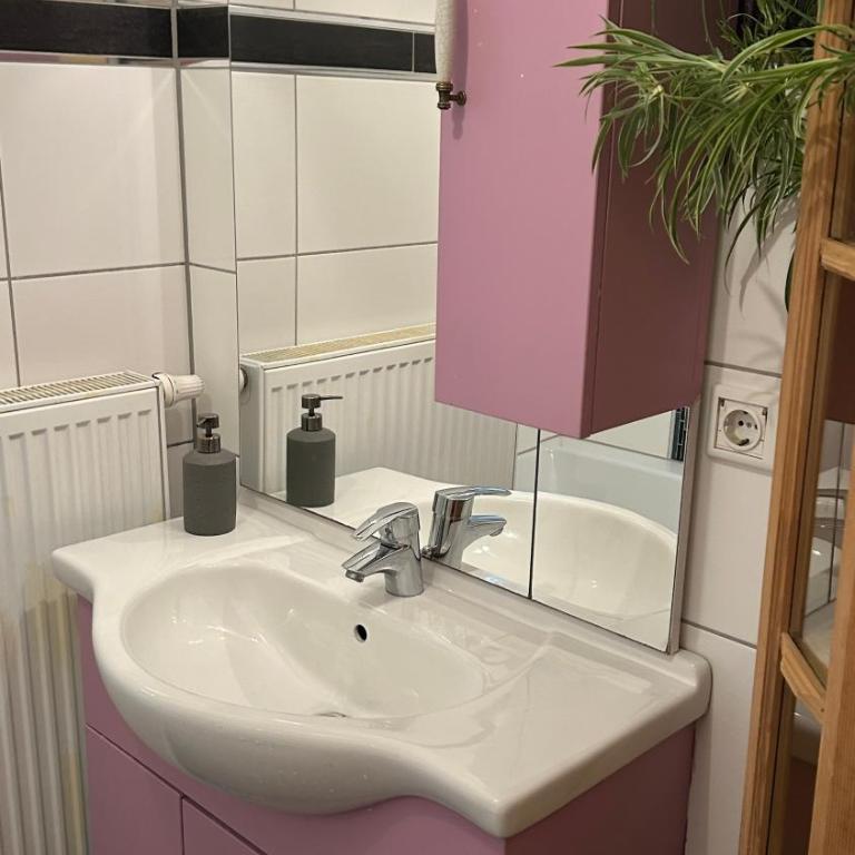 Sonilife Ferienwohnung Obervellach zentral & naturnah - Standard Doppelzimmer mit Gemeinschaftsbad - 7
