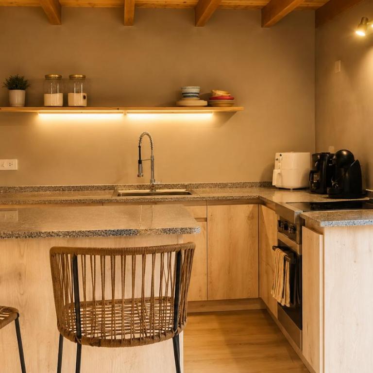 Refugio Black - Two-Bedroom House - 3