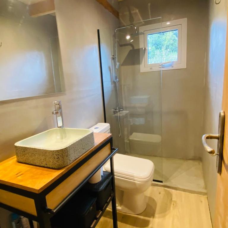Refugio Black - Two-Bedroom House - 15