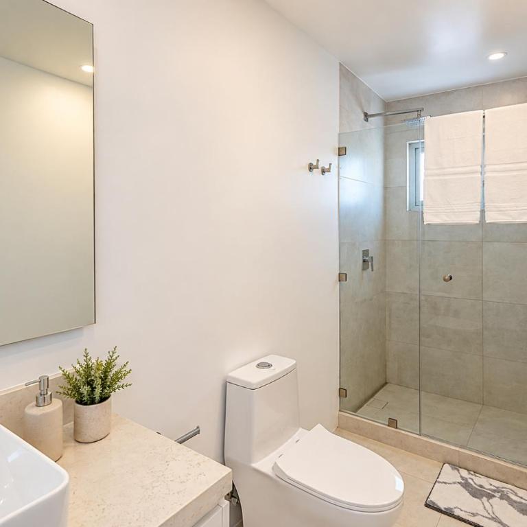 Villa Eureka - 3BR, Hot Tub, 2 Blocks from Beach - Apartamento de 3 dormitorios y vistas al mar - 44