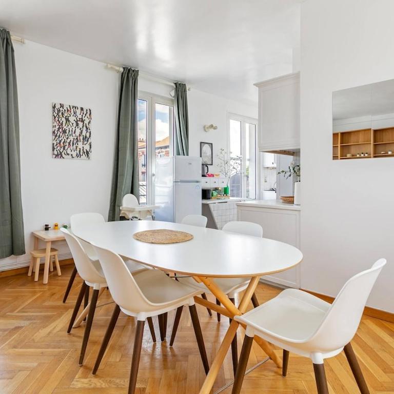 Parisian Flat, Large Terrace & Eiffel Tower View - Appartement 2 Chambres - 4