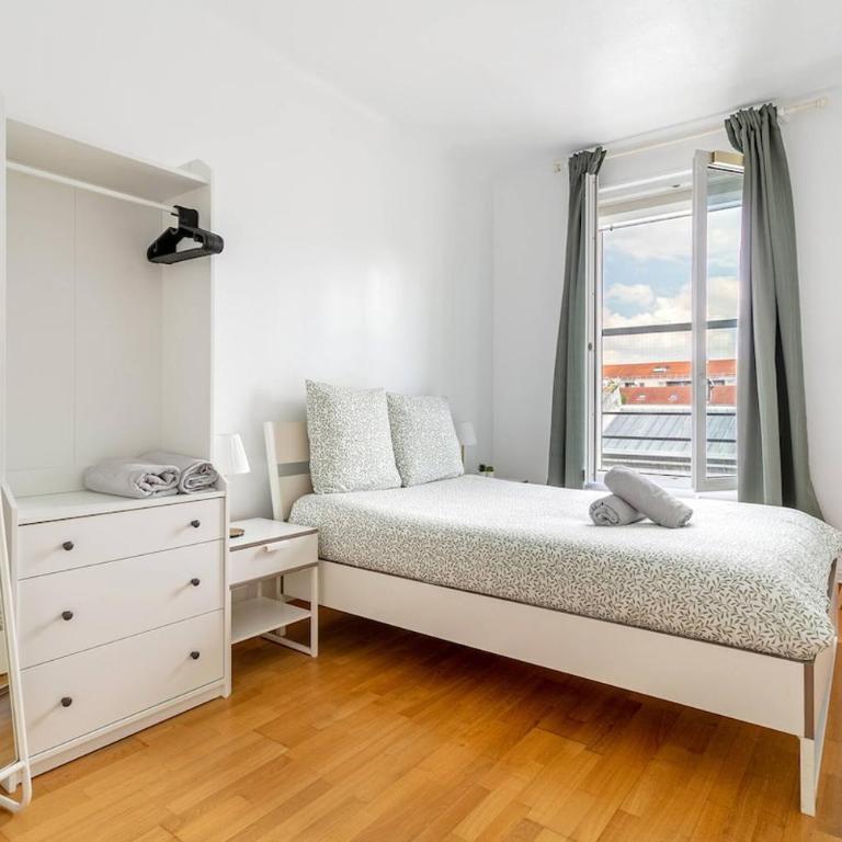 Parisian Flat, Large Terrace & Eiffel Tower View - Appartement 2 Chambres - 12