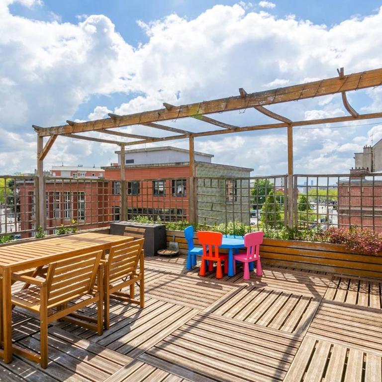 Parisian Flat, Large Terrace & Eiffel Tower View - Appartement 2 Chambres - 17
