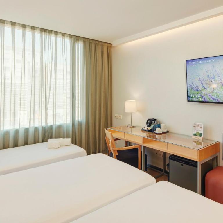 Sercotel Caspe - Habitación Doble con cama supletoria - 2 camas - 1
