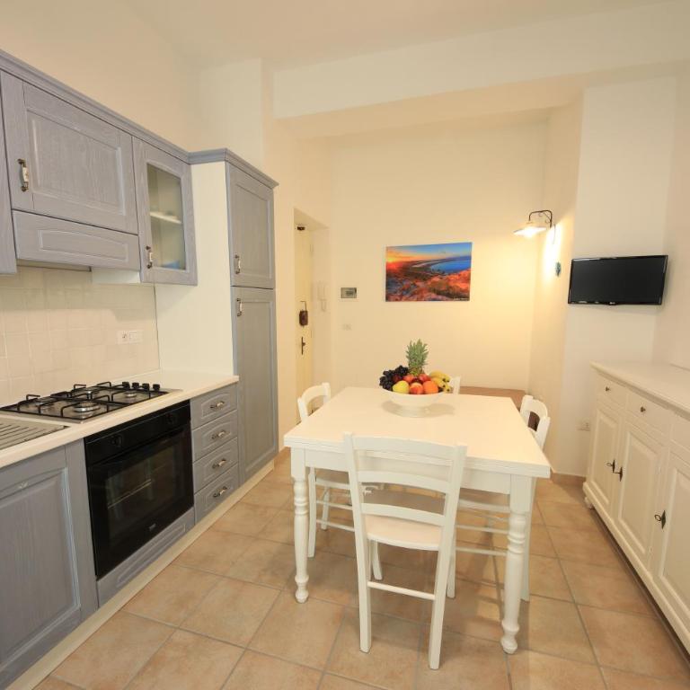 ### Appartamenti sulla SPIAGGIA al POETTO ### - Appartamento con 1 Camera da Letto - 6