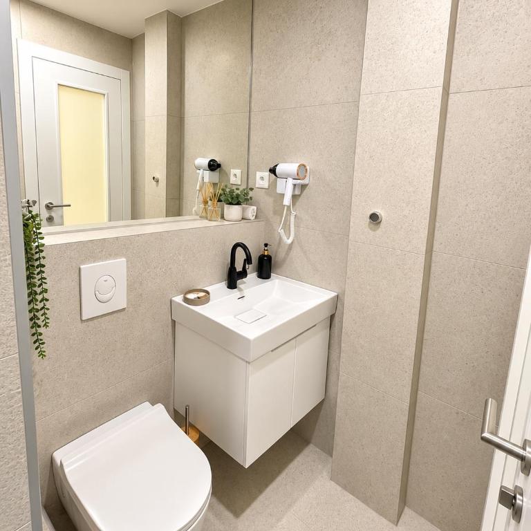Sarajevo Cozy Spot - One-Bedroom Apartment - 8