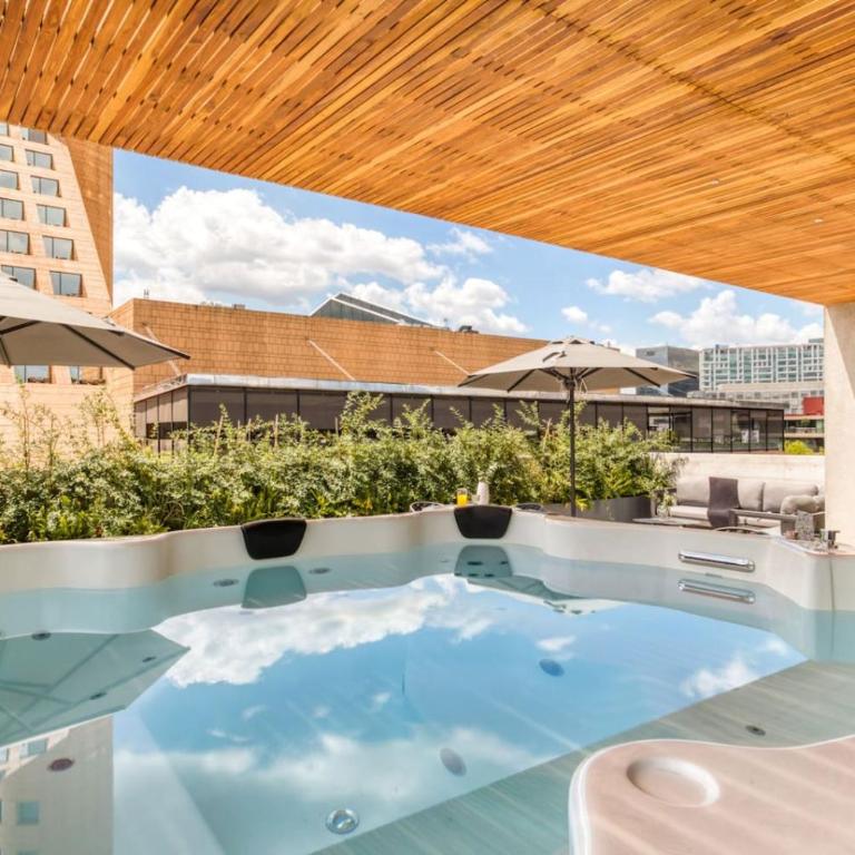 Terraza Privada Rooftop, Jacuzzi and Gym - Suite with a Private Terrace - 10