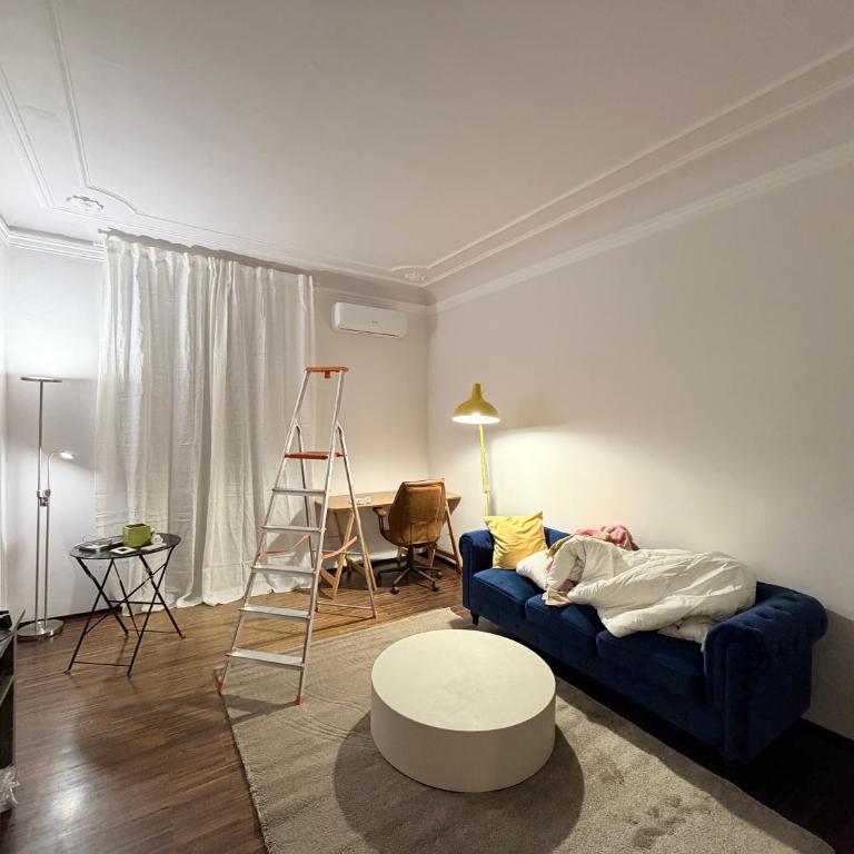 Classic Milanese Home with Balcony & City Views - Apartamento de 1 dormitorio - 1