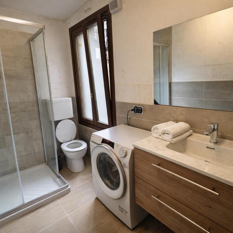 Zen Accommodations Santa Lucia - Camera Singola con Vista Lago - 2