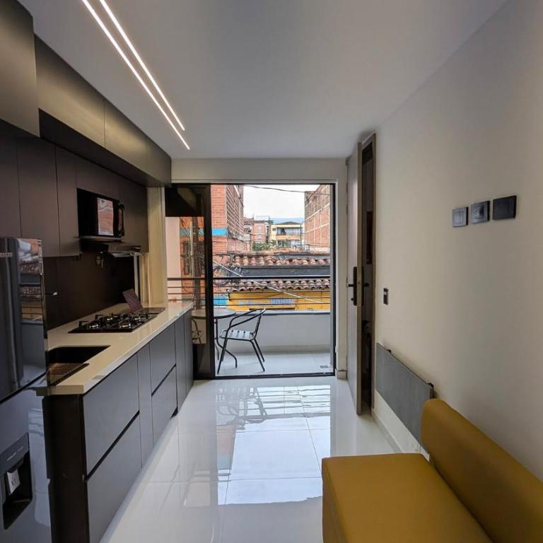 Estudio Super central - Metro y VIVA Envigado - One-Bedroom Apartment - 2