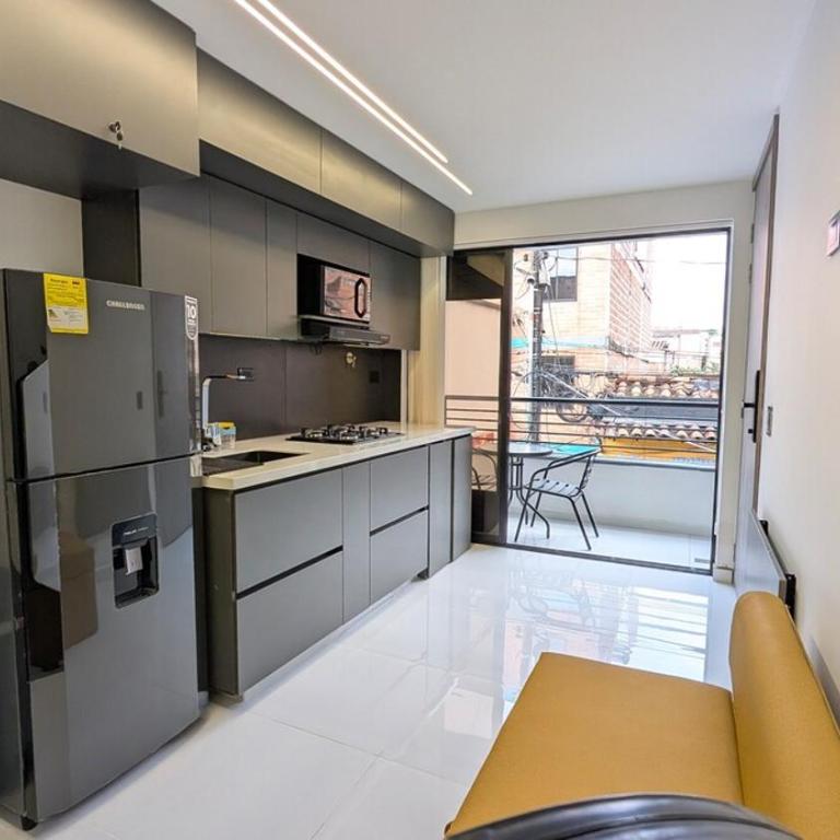 Estudio Super central - Metro y VIVA Envigado - One-Bedroom Apartment - 8