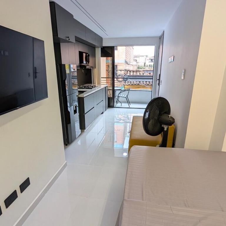 Estudio Super central - Metro y VIVA Envigado - One-Bedroom Apartment - 9