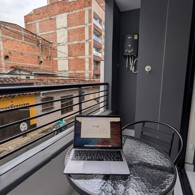 Estudio Super central - Metro y VIVA Envigado - One-Bedroom Apartment - 22