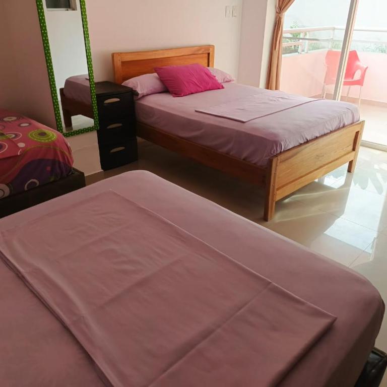 Hotel Almond Beach - Habitación Familiar con balcón - 3
