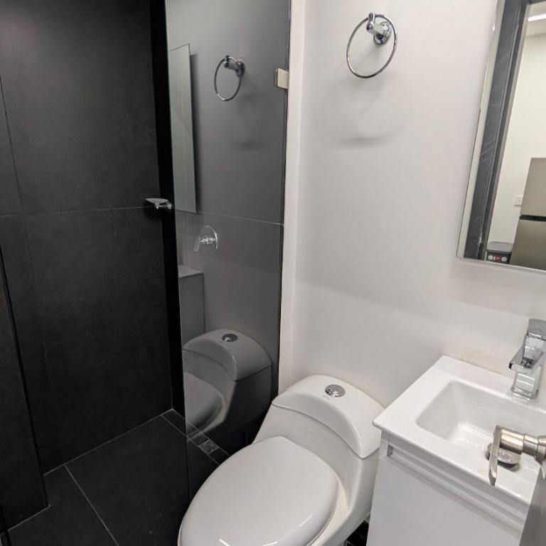 Estudio independiente primer piso cerca a Metro y VIVA Envigado - One-Bedroom Apartment - 7