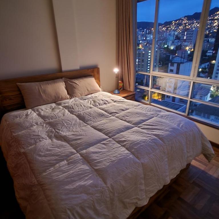 Depto amplio soleado 3D con Vistas Panorámicas frente a Embajada EEUU - Apartamento de 3 dormitorios - 2