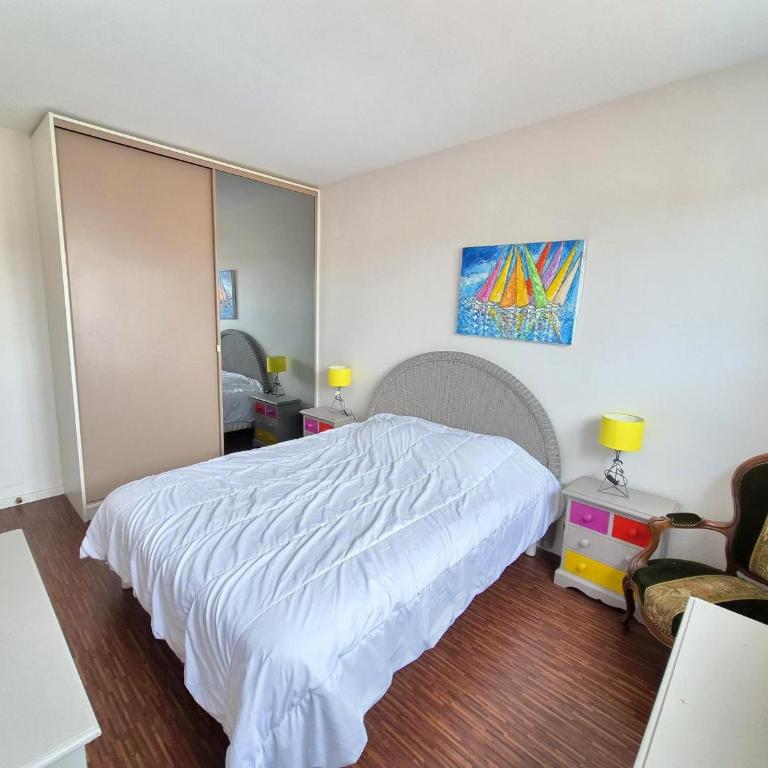 Appartement Élegant avec Balcon, Garage et WiFi en Bord de Mer - Appartement 2 Chambres - 11