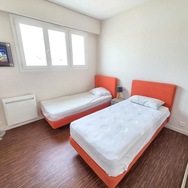 Appartement Élegant avec Balcon, Garage et WiFi en Bord de Mer - Appartement 2 Chambres - 13