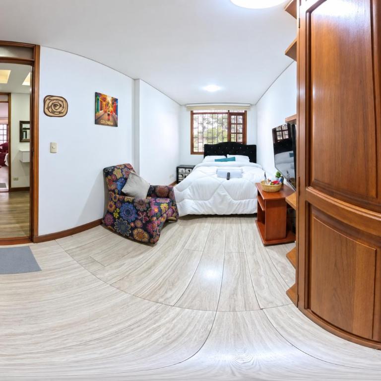 Casa de Huespedes Aeropuerto Cas Embajada 23 F - Habitación Doble con baño privado - 1